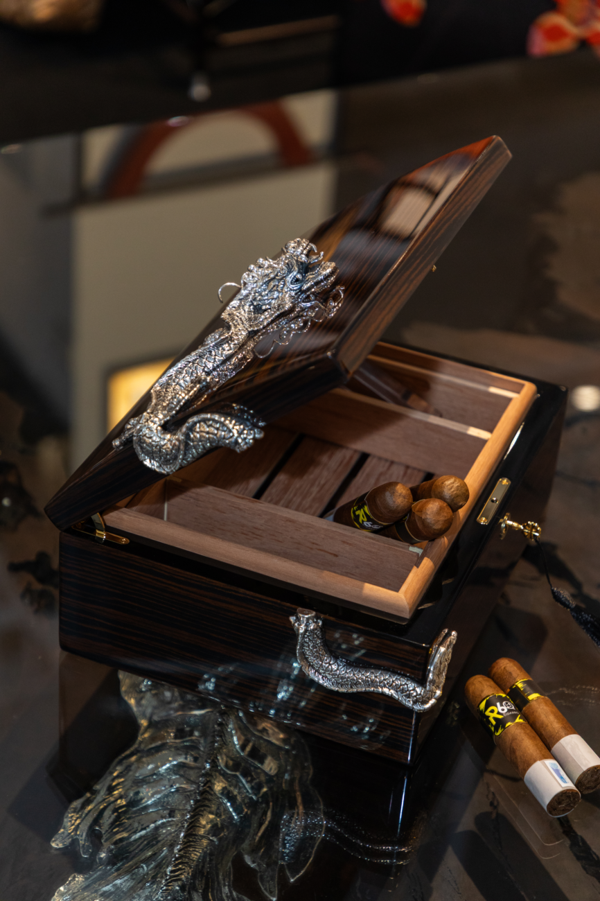 Pommele Cigar Humidor with Silver Dragon
