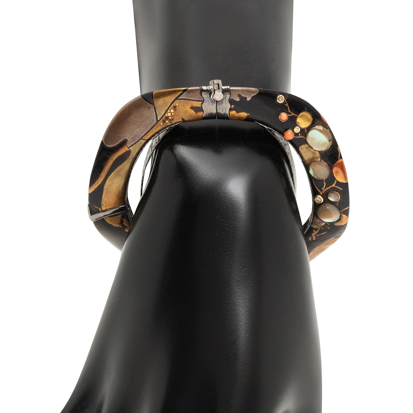 Japanese Garden Inspired Lacquer Bangle with Diamond and Red Stone
