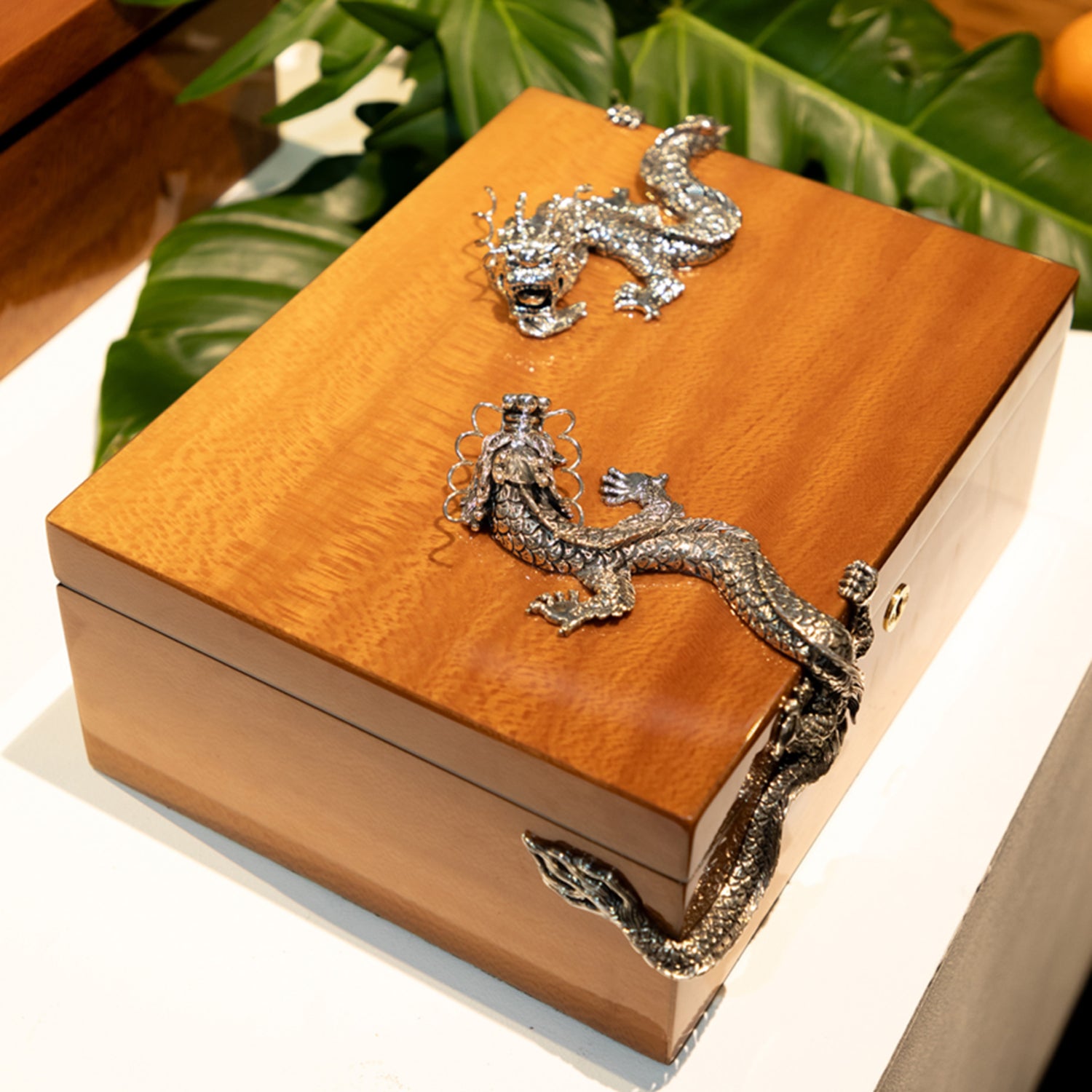 Cigar Humidor Box with silver Dragons #M